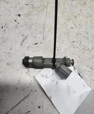 Peugeot 107 Fuel injector 2325000010
