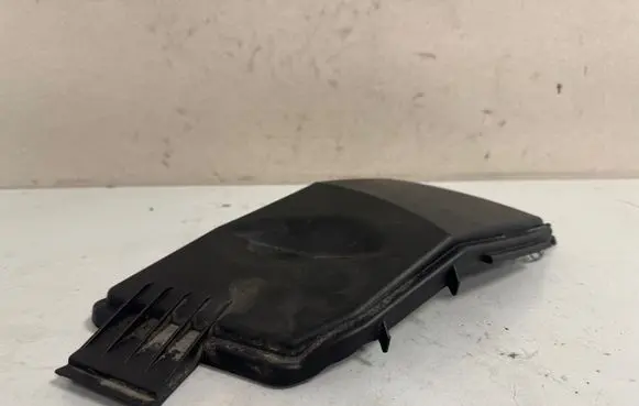 Mercedes-Benz C W203 Fuse box cover 2035450203