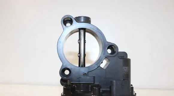 BMW X3 F25 Throttle valve 8512452