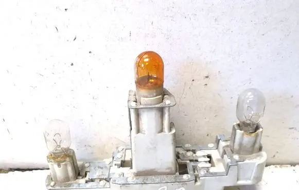Volkswagen PASSAT B6 Tail light bulb cover holder 3C8945257