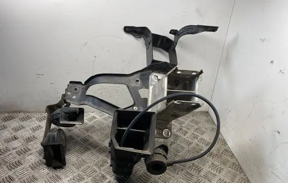 BMW 5 E60 E61 Front bumper mounting bracket 7163484 7178118