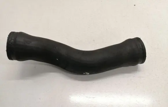 Volkswagen Golf III Intercooler hose/pipe 1H0145762L