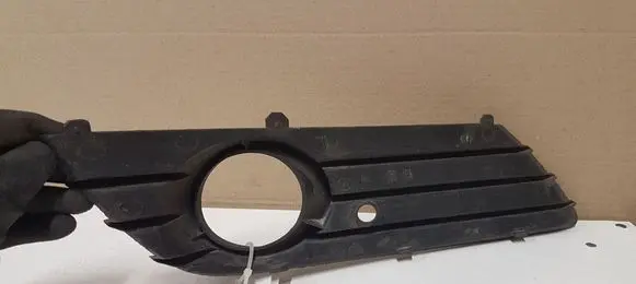 Opel Astra H Front fog light trim/grill 375768702 13126025