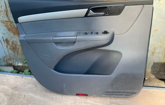 Seat Alhambra (Mk2) Front door card panel trim 7N1867011