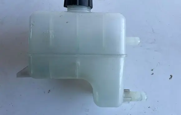 Mitsubishi Outlander Coolant expansion tank/reservoir 1375A308