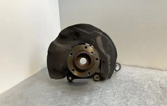 BMW 5 E60 E61 Front wheel hub spindle knuckle 6768315