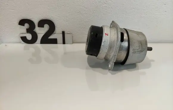 Audi Q7 4L Engine mount vacuum valve 7L8199131F
