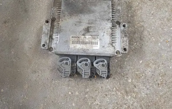 Renault Scenic I Engine control unit/module 0281010483