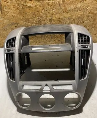 KIA Ceed Dash center air vent grill