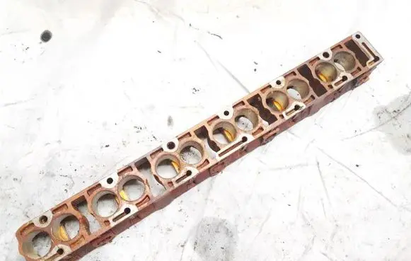 BMW 5 E39 Camshaft 1748044