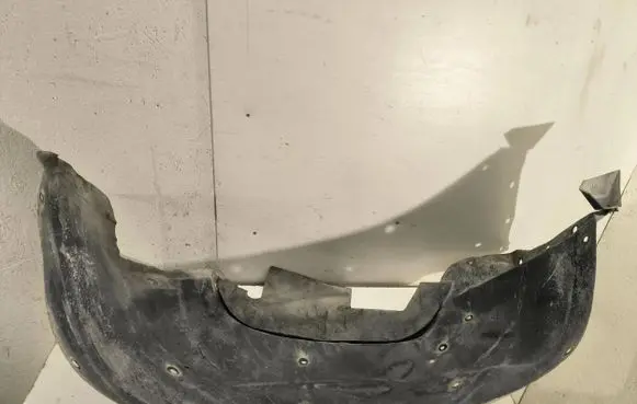 Chevrolet Suburban Front wheel arch liner splash guards