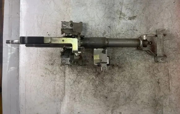 KIA Carens I Steering wheel axle