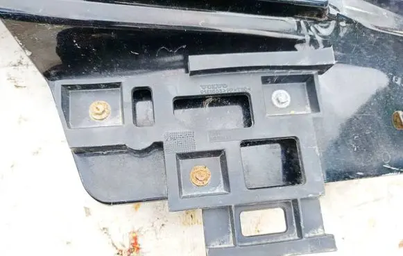 Volvo S70 V70 V70 XC Front bumper mounting bracket 