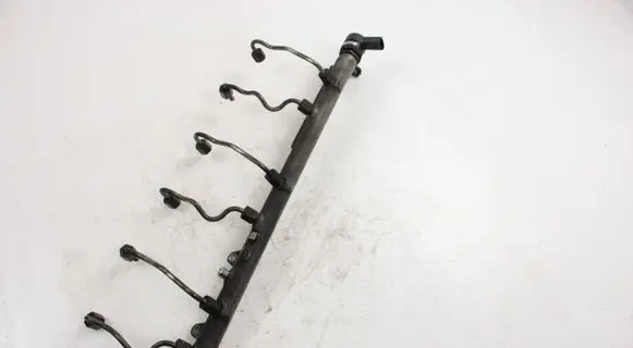 BMW X3 E83 Fuel main line pipe 7795514