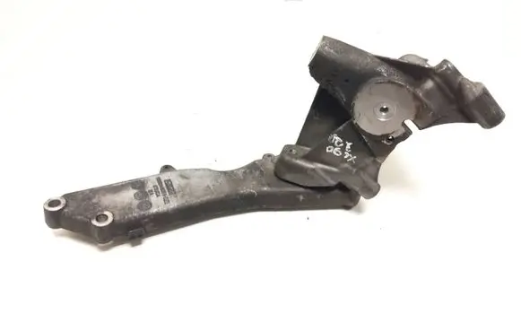 Volvo XC90 Engine mounting bracket 6G9N6028AB