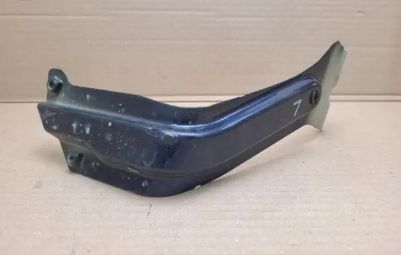 Volkswagen Touran II Fender trim (molding) 1T0821186C