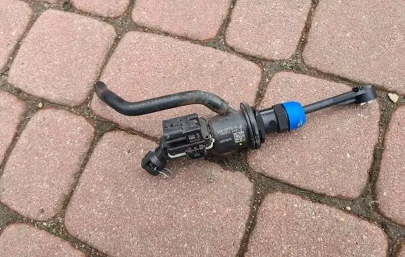 Renault Captur II Clutch slave cylinder 306107761R