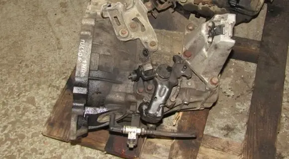 Hyundai Tucson TL Manual 5 speed gearbox WGJ6E