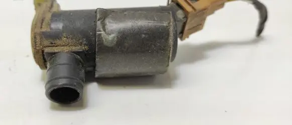 Ford Focus Windscreen/windshield washer pump 93BB17K624