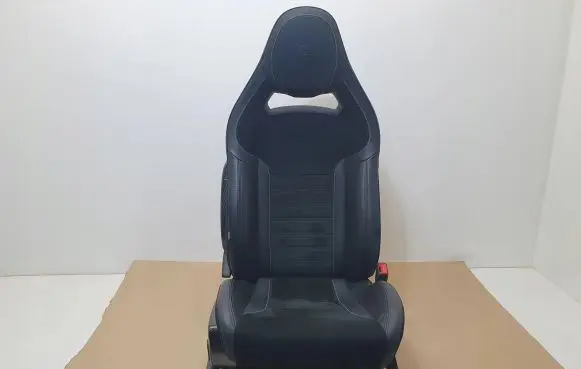 Alfa Romeo Giulia Front passenger seat 