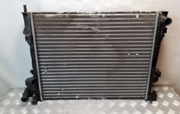 Opel Vivaro Coolant radiator 203720785