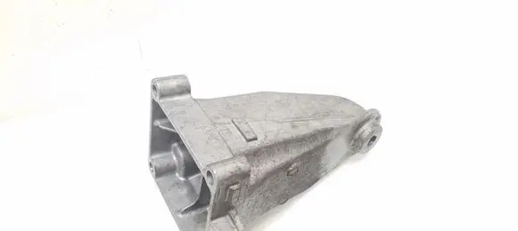 Mercedes-Benz C W204 Engine mounting bracket A2712232304