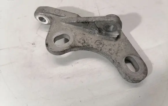 Volvo XC90 Front differential bracket 31325812