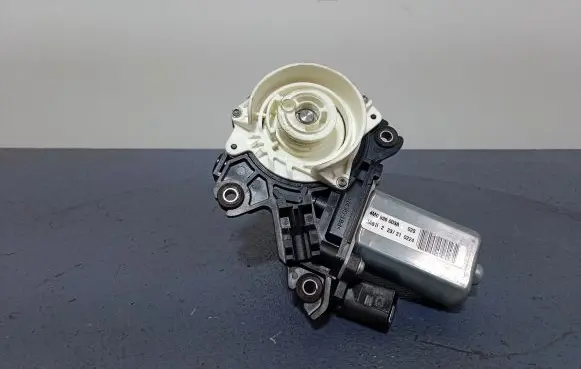 Audi Q7 4M Rear door lock 4M0839003A