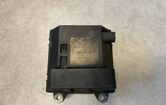 Mercedes-Benz G W461 W463 1st Gen Electric engine pre-heating system (optional) A0001591104