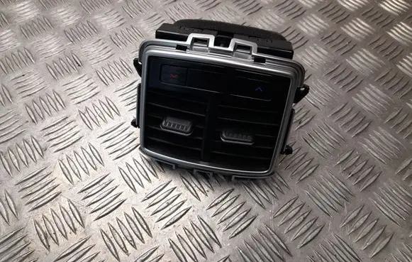 KIA Sportage Dash center air vent grill 97950R2001
