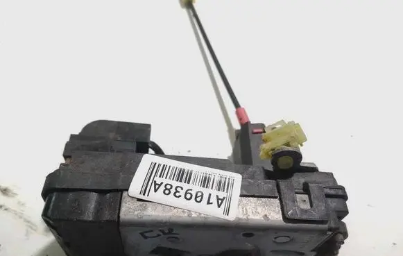 Opel Zafira B Rear door lock 