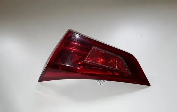 Toyota Auris E180 Tailgate rear/tail lights 02260