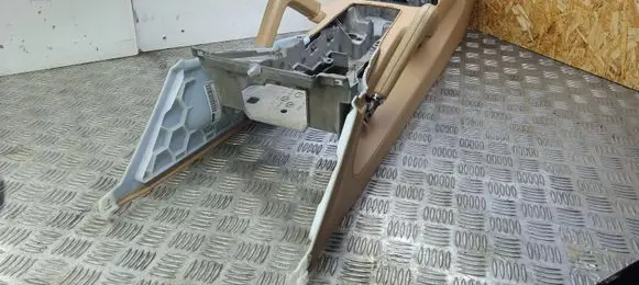 Porsche Cayenne (92A) Center console