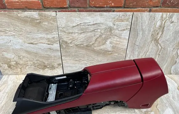 Maserati Levante Armrest 0670048833
