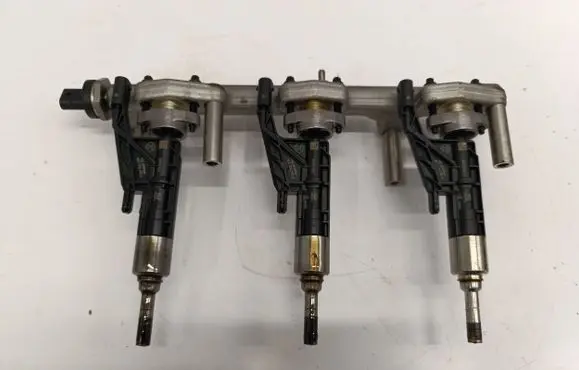 Mini Cooper Countryman F60 Fuel injectors set 8694197