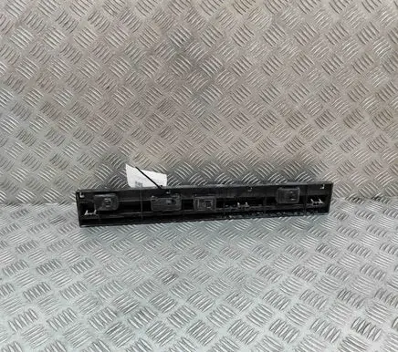 BMW 2 F45 Sill supporting ledge 7301940