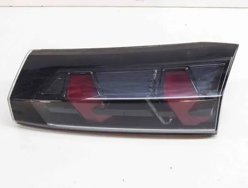 Tailgate rear/tail lights
