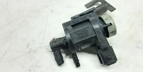 Audi A6 S6 C5 4B Vacuum valve 1J0906283A
