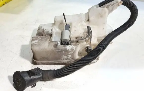 BMW 5 E60 E61 Windshield washer fluid reservoir/tank 7034967