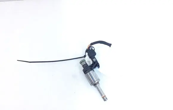 Volkswagen Scirocco Fuel injector 04E906036E 0261500132