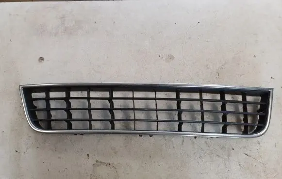 Audi A6 S6 C5 4B Front bumper lower grill 4B0807683L