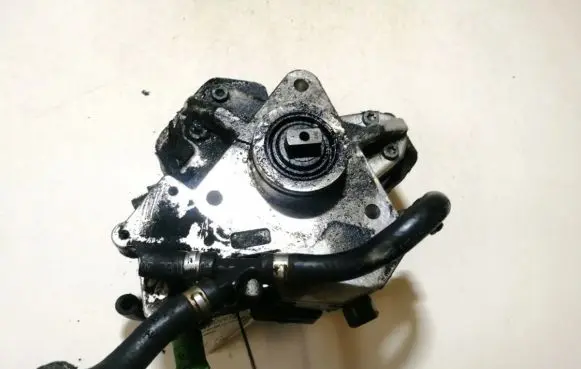 Volvo S80 Fuel injection high pressure pump 0445010111 30756125