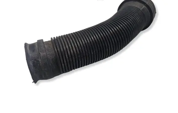 Opel Meriva A Air intake hose/pipe 13105267