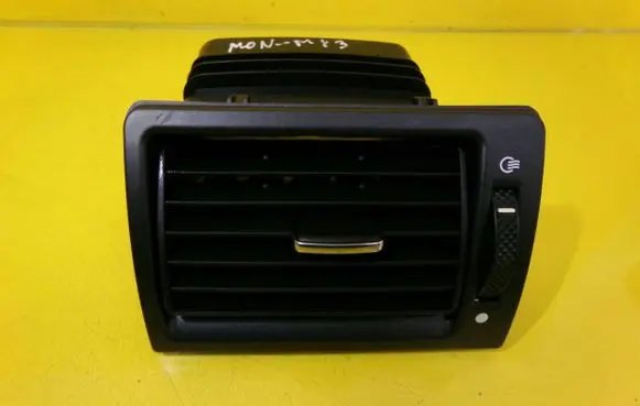 Ford Mondeo Mk III Dashboard side air vent grill/cover trim D1B1A