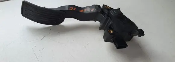 Nissan Leaf I (ZE0) Accelerator throttle pedal