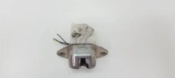 Subaru Outback Tailgate exterior lock 