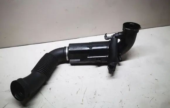 BMW 1 F40 Air intake hose/pipe 8693166