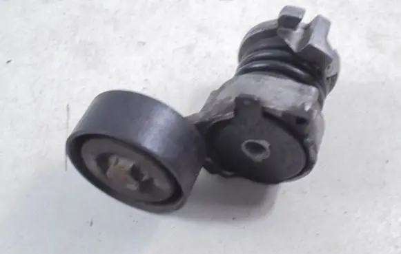Volkswagen Polo IV 9N3 Belt tensioner pulley 03E903133A