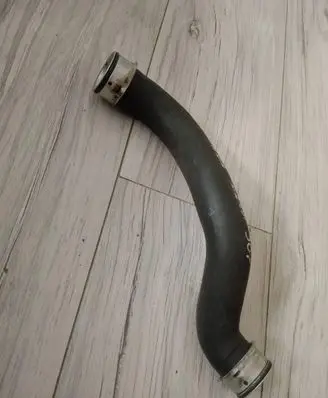 Mercedes-Benz E W212 Engine coolant pipe/hose A2045011582