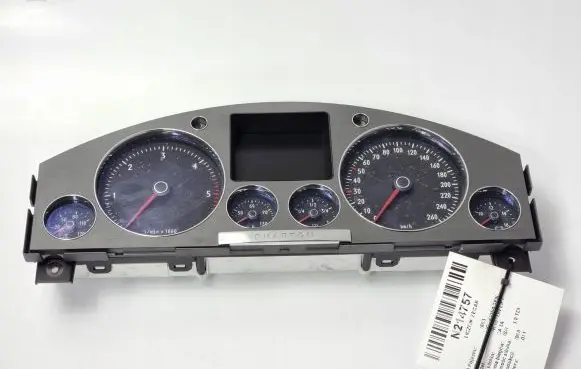 Volkswagen Phaeton Speedometer (instrument cluster) 3D0920885K